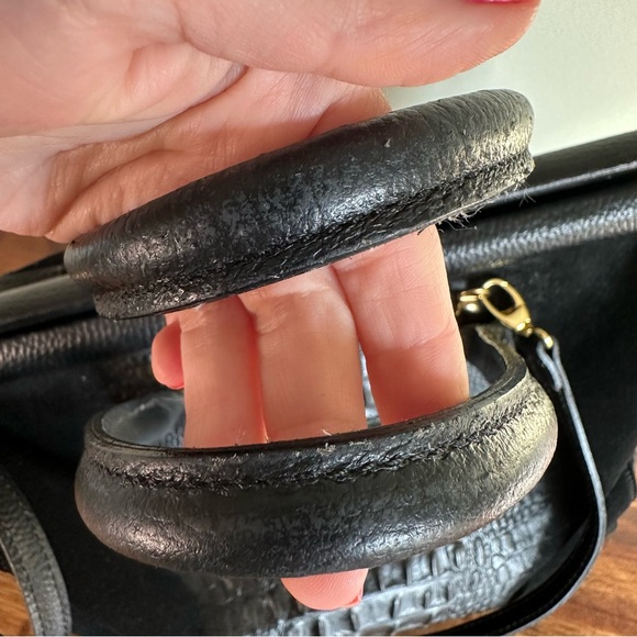 Valentino Black Leather Satchel with Gold color Hardware. - Picture 3 of 12